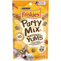 FRISKIES Party Mix Natural Yums Chicken Cat Treats